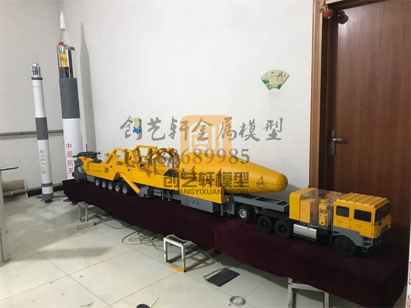 機械教學模型與實體汽車的外觀非常相似